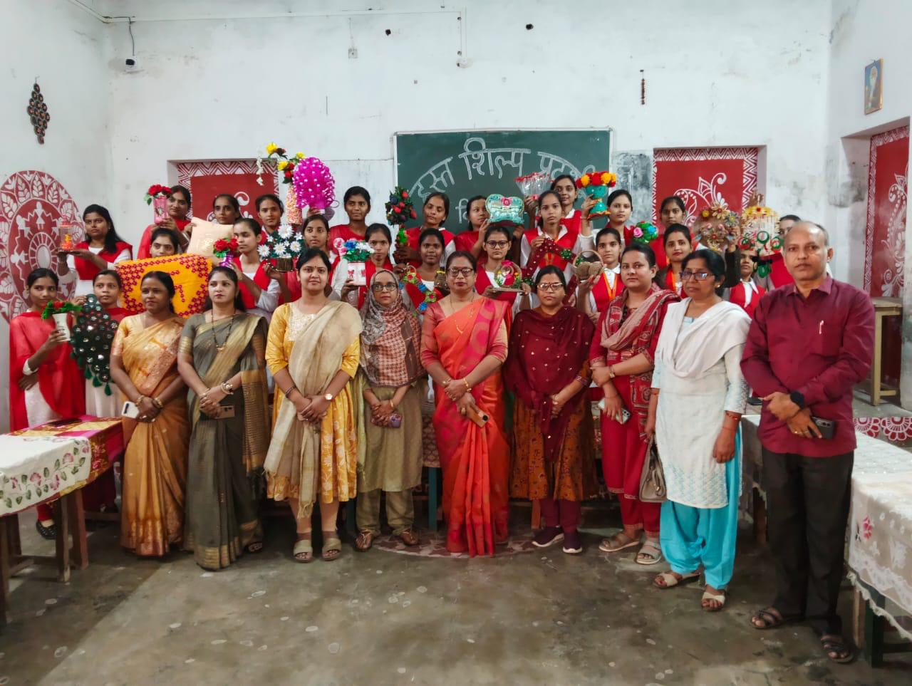 हस्त शिल्प कार्यक्रम